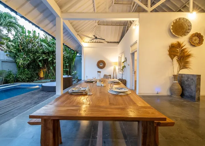 - 2bdr Private Big Pool Villa Seminyak
